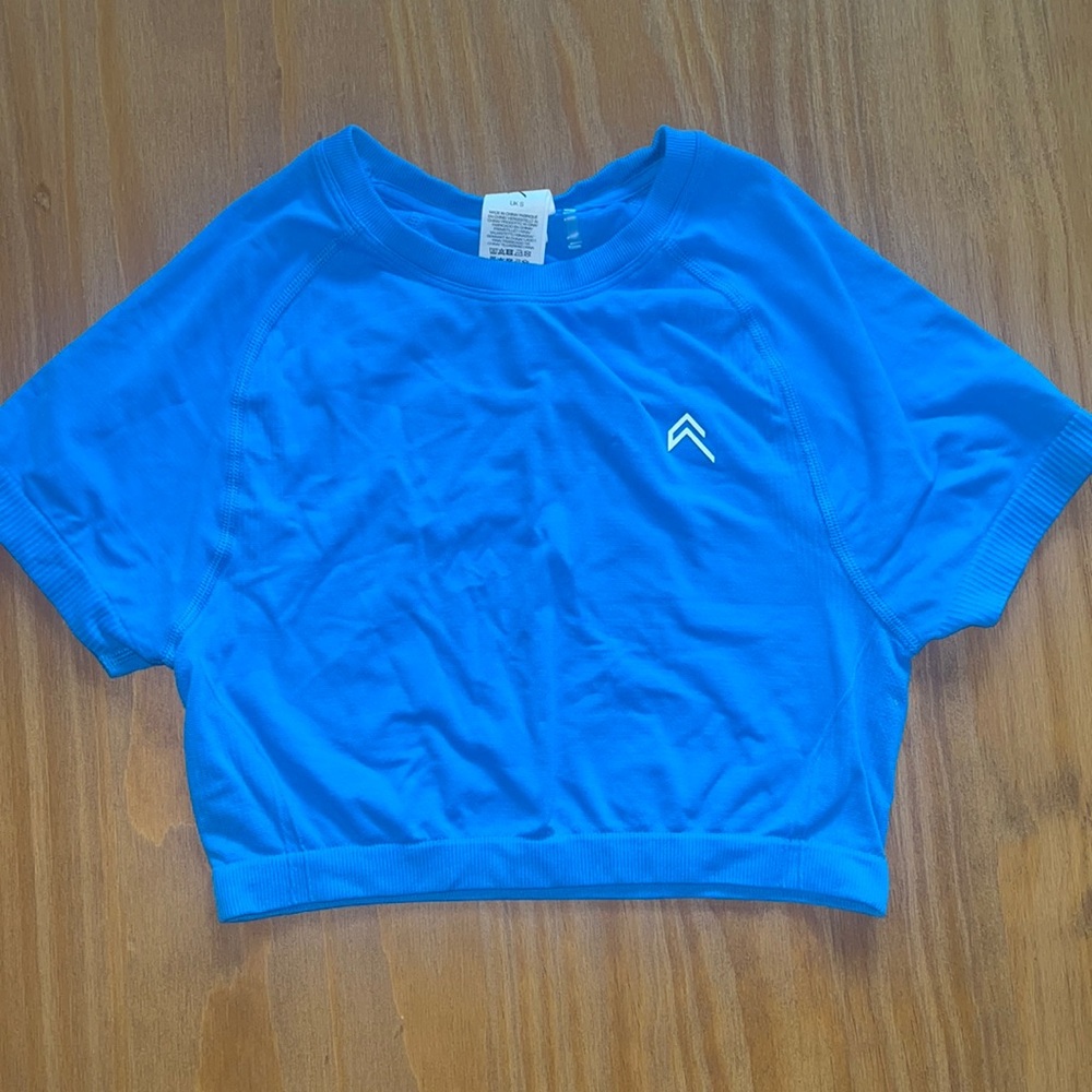 Go to seamless fitted crop top.